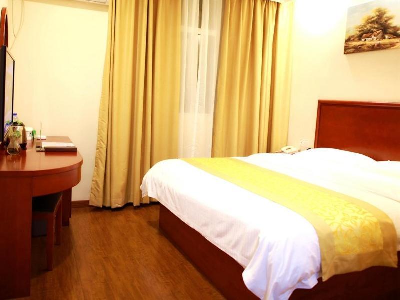 Greentree Inn Shanghai Hongqiao Hub Cao'An Road Huajiang Branch Road Express Hotel Jiading Eksteriør billede