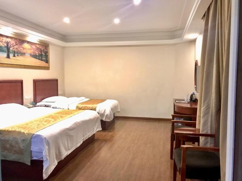 Greentree Inn Shanghai Hongqiao Hub Cao'An Road Huajiang Branch Road Express Hotel Jiading Eksteriør billede